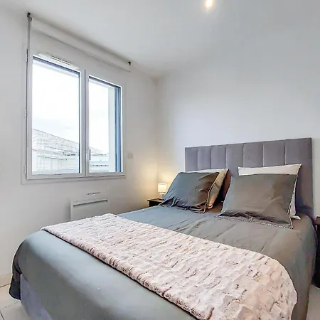 Beautiful Apartment In Saint-Georges-De-Didon 아파트