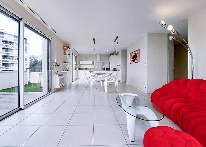 Pet Friendly In Saint-georges-de-didon Apartamento